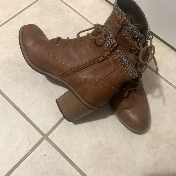 8 PAIRS WOMENS SHOES SIZE 8 / 1 MENS SIZE 11 BUNDLE - Picture 14 of 16